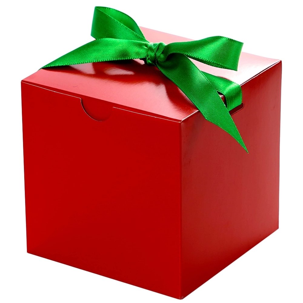 WOMEN'S MEDIUM GIFT BOX WITH 3 JEANS AND 3 TOPS